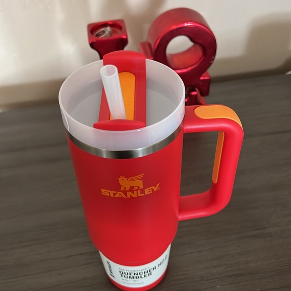 Stanley - Picture 3 of 5